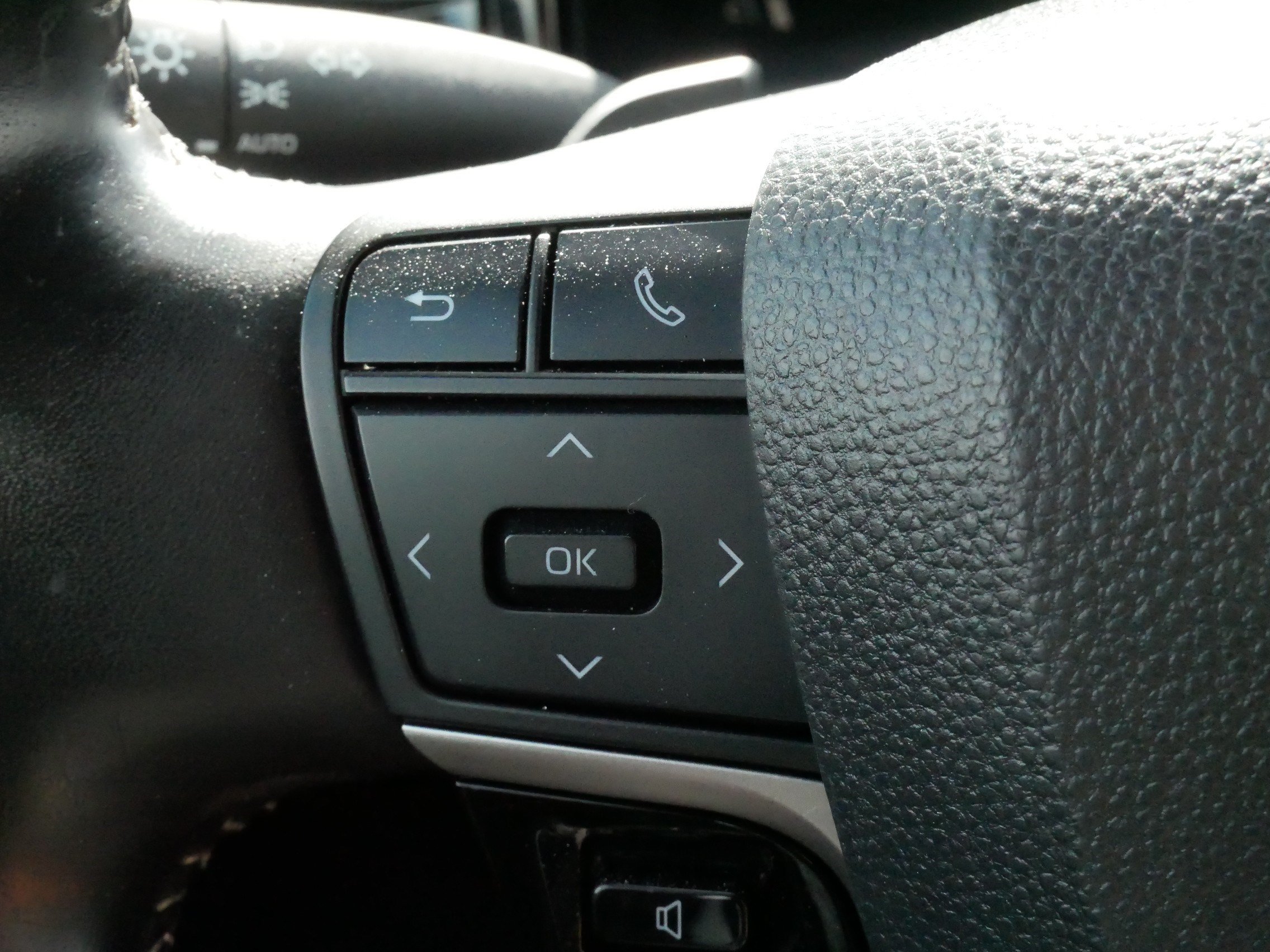 Certified 2025 Toyota Camry SE FWD image 27