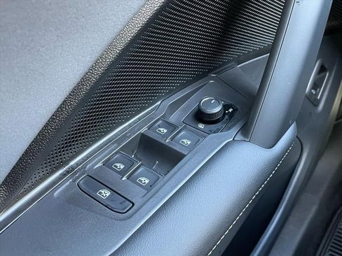 New 2026 Volkswagen Tiguan SE R-Line image 17