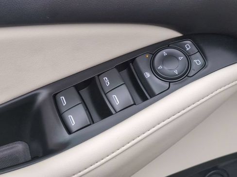 Used 2024 Buick Enclave Essence w/ Experience Buick Package AWD/4WD image 13