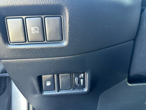 Used 2018 Toyota C-HR XLE image 17