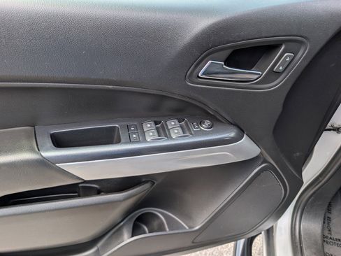Used 2020 Chevrolet Colorado LT RWD image 18
