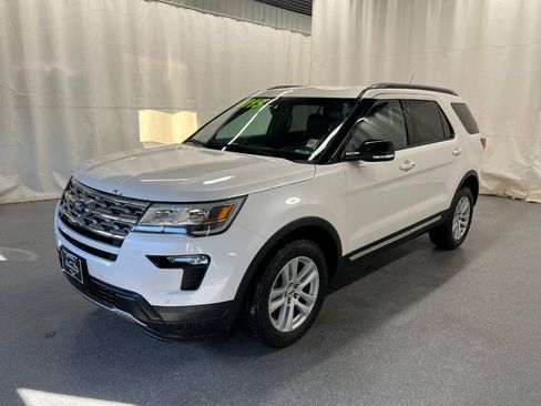 Used 2018 Ford Explorer XLT w/ Equipment Group 202A AWD/4WD image 1