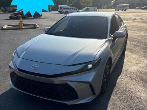 Used 2026 Toyota Camry LE w/ Convenience Package FWD image 1