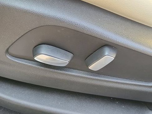 Certified 2019 Cadillac XT5 AWD image 16