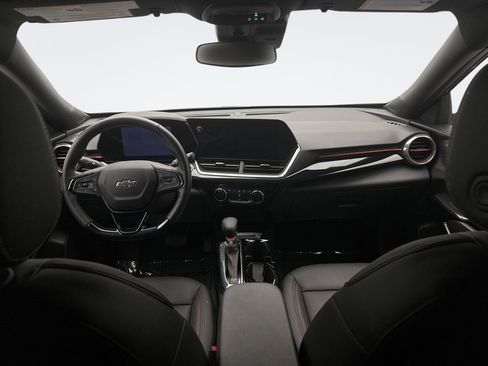 Used 2024 Chevrolet Trax RS w/ Driver Confidence Package FWD image 14