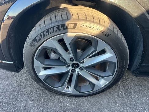 Used 2021 Audi Q3 2.0T Premium w/ Convenience Package image 3