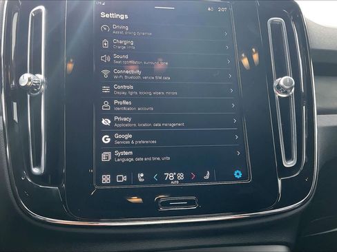 Used 2023 Volvo XC40 Recharge Ultimate image 39