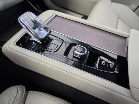 New 2026 Volvo XC90 B6 Ultra w/ Protection Package AWD/4WD image 21