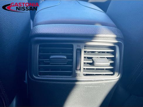 Used 2019 Nissan Rogue SL w/ Premium Package image 33