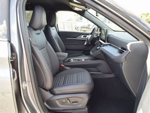 New 2026 Ford Explorer ST-Line w/ ST-Line Street Pack image 25