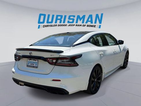 Used 2022 Nissan Maxima SR w/ Sport Mat Group FWD image 2