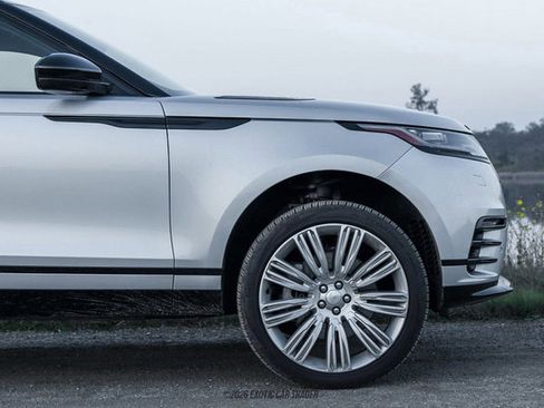 Used 2023 Land Rover Range Rover Velar R-Dynamic S image 11