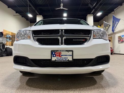 Used 2019 Dodge Grand Caravan SE image 13
