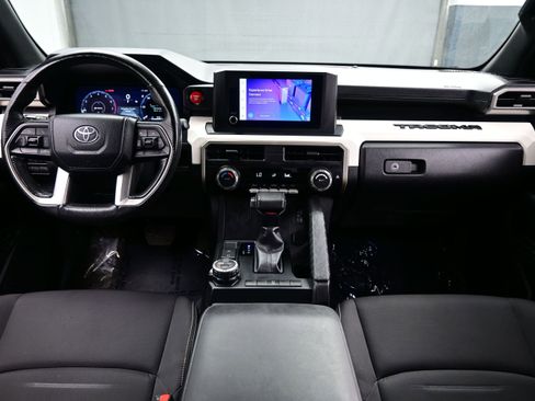 Used 2024 Toyota Tacoma TRD Off-Road AWD/4WD image 15