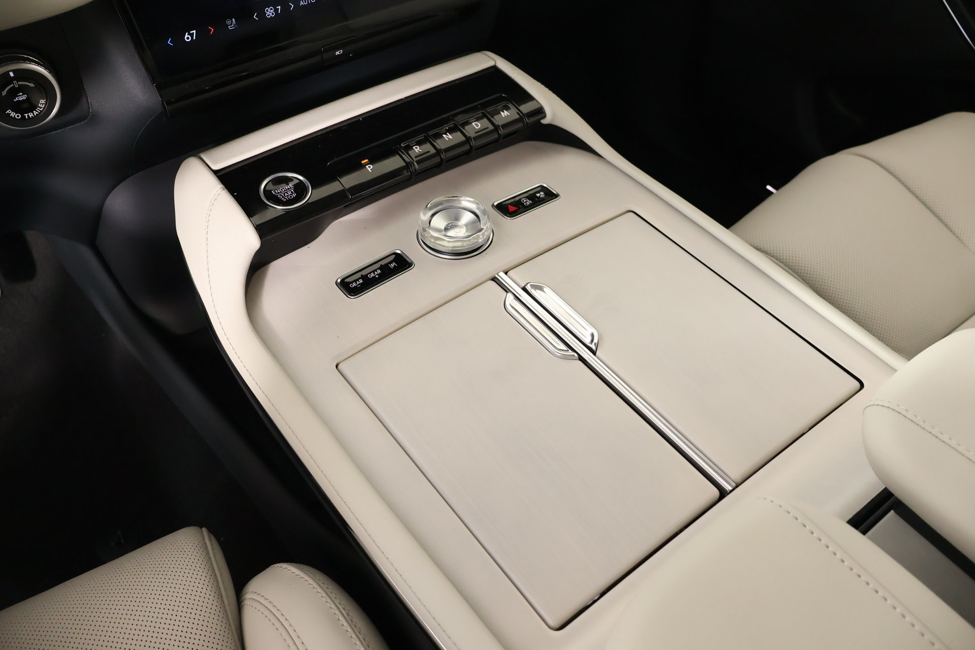 New 2026 Lincoln Navigator Premiere AWD/4WD image 8
