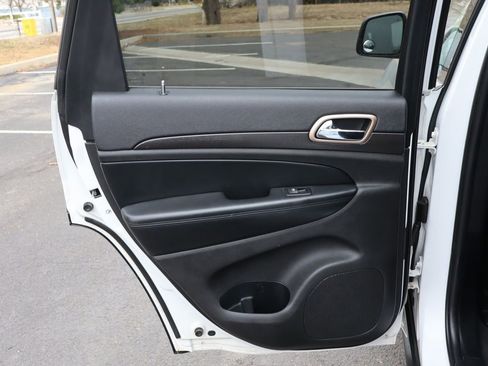 Used 2016 Jeep Grand Cherokee Laredo w/ Quick Order Package 23E image 24