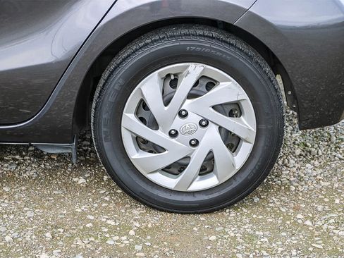 Used 2015 Toyota Prius C Four image 9