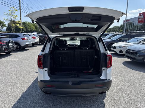 Used 2022 GMC Acadia AT4 w/ Technology Package AWD/4WD image 28
