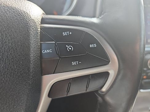 Used 2018 Jeep Grand Cherokee Altitude AWD/4WD image 31