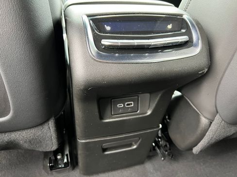 Certified 2025 Cadillac XT6 Premium Luxury image 13