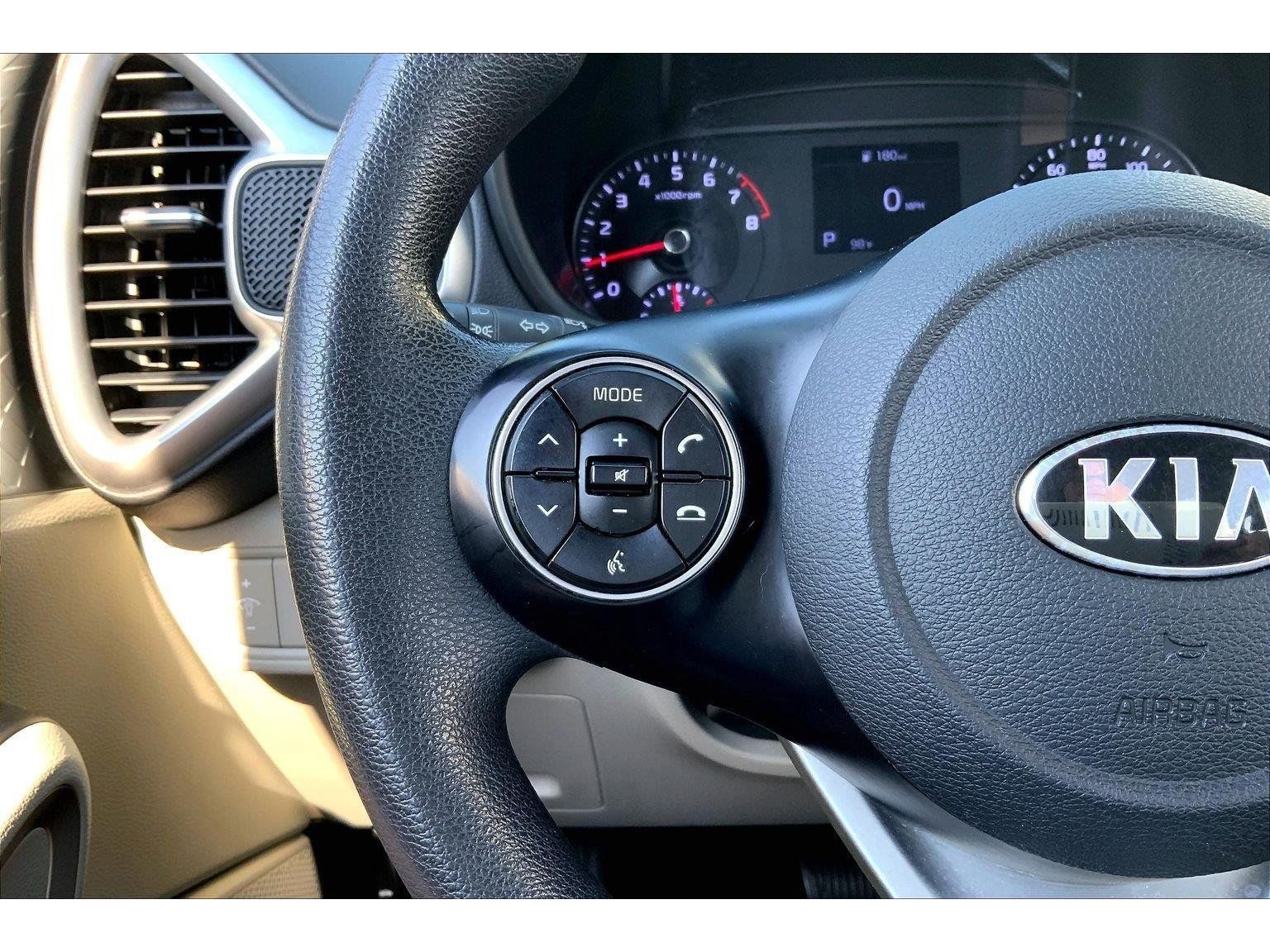 Used 2020 Kia Soul LX FWD image 12