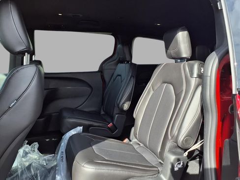 New 2026 Chrysler Pacifica Select image 22