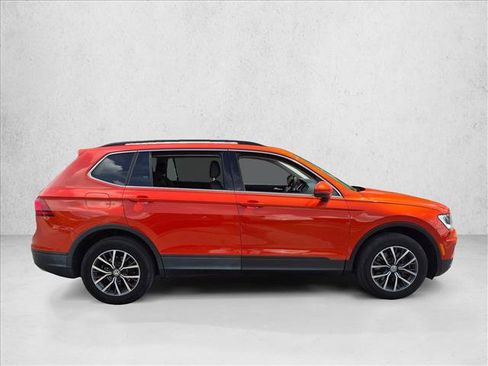 Used 2019 Volkswagen Tiguan SE w/ Panoramic Sunroof Package AWD/4WD image 4