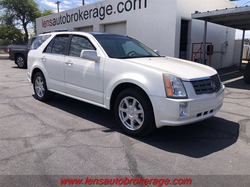 Used 2005 Cadillac SRX V8 RWD image 2