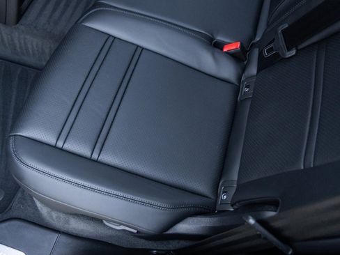 New 2026 Porsche Cayenne image 35