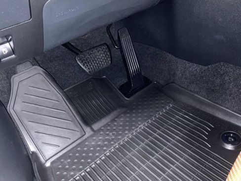 Used 2024 Toyota Highlander Platinum AWD/4WD image 38