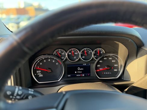 Used 2022 Chevrolet Silverado 1500 LT AWD/4WD image 13