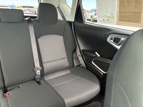 Used 2025 Kia Soul LX w/ LX Technology Package FWD image 33
