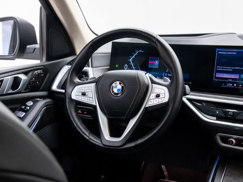 Certified 2024 BMW X7 xDrive40i w/ Climate Comfort Package image 10