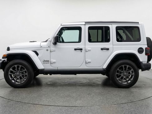 Used 2025 Jeep Wrangler Sport S image 5