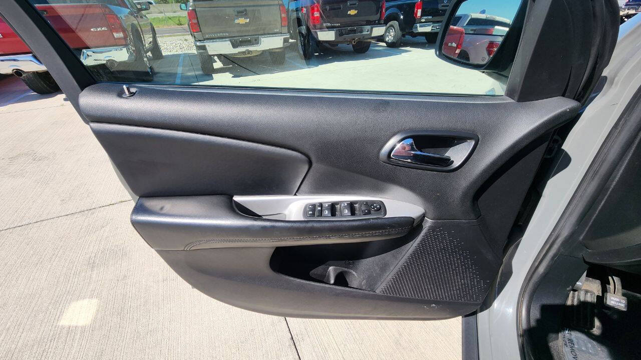 Used 2019 Dodge Journey SE FWD image 11