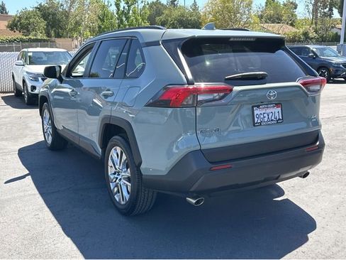 Used 2020 Toyota RAV4 XLE Premium w/ All Weather Liner Package image 4