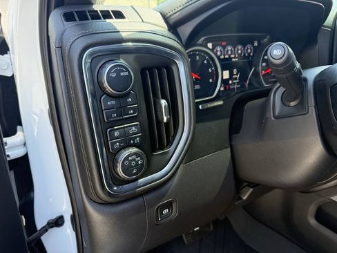 Used 2020 Chevrolet Silverado 1500 High Country AWD/4WD image 27