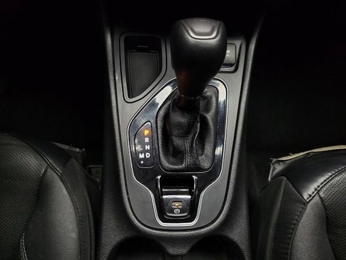 Used 2021 Jeep Cherokee Limited image 26