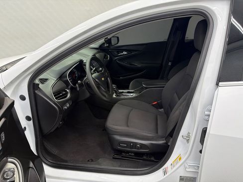 Used 2023 Chevrolet Malibu LT image 9