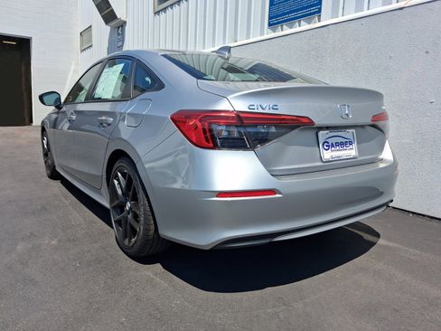 Used 2024 Honda Civic Sport image 3