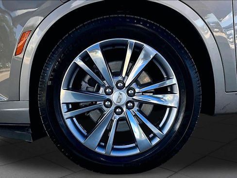 Used 2023 Cadillac XT6 Premium Luxury FWD image 11