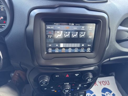 Used 2020 Jeep Renegade Latitude image 24