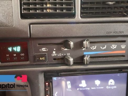Used 1992 Toyota Pickup Deluxe AWD/4WD image 31