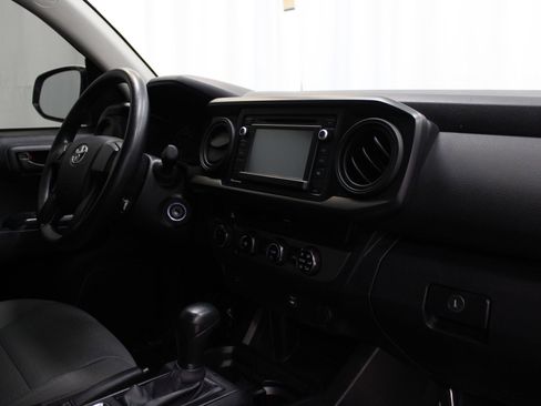 Used 2016 Toyota Tacoma SR w/ Towing Package image 25