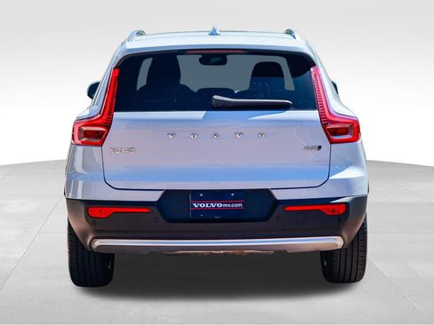 Used 2025 Volvo XC40 B5 Core AWD/4WD image 7