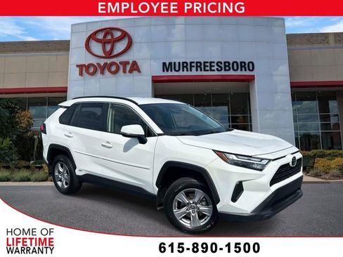 Used 2025 Toyota RAV4 XLE AWD/4WD image 1