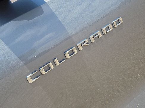 Used 2024 Chevrolet Colorado ZR2 w/ Technology Package AWD/4WD image 11