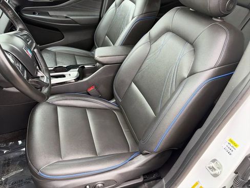 Used 2024 Buick Envista Sport Touring w/ Experience Buick Package image 36