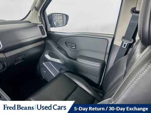 Used 2024 Nissan Frontier SL w/ Technology Package AWD/4WD image 25