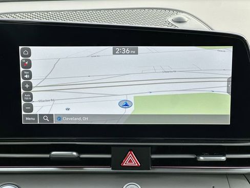 Used 2024 Hyundai Elantra SEL image 21